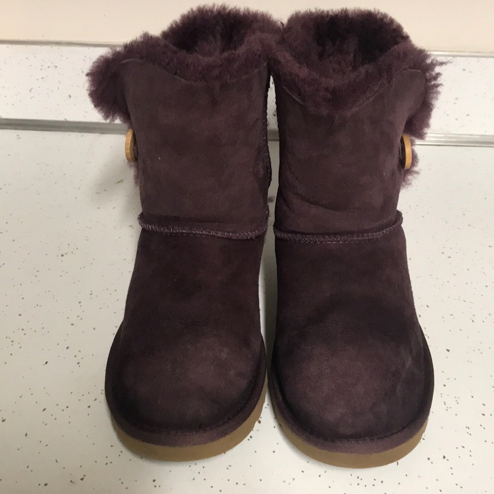 Ugg K Bailey Button - image 1
